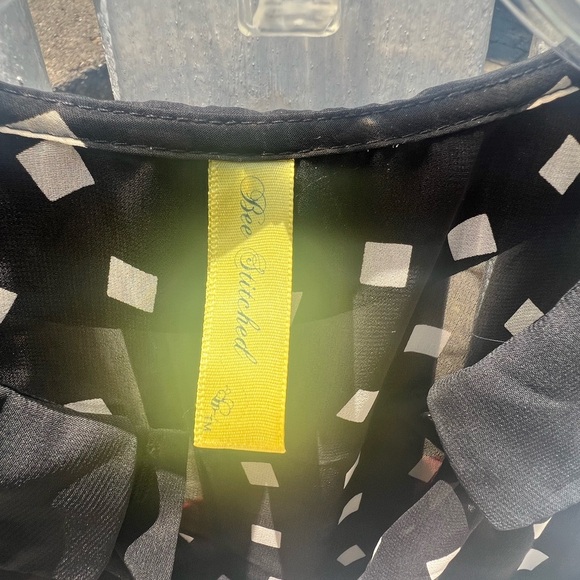 Beautiful Block Design Sheer Blouse - Picture 4 of 9